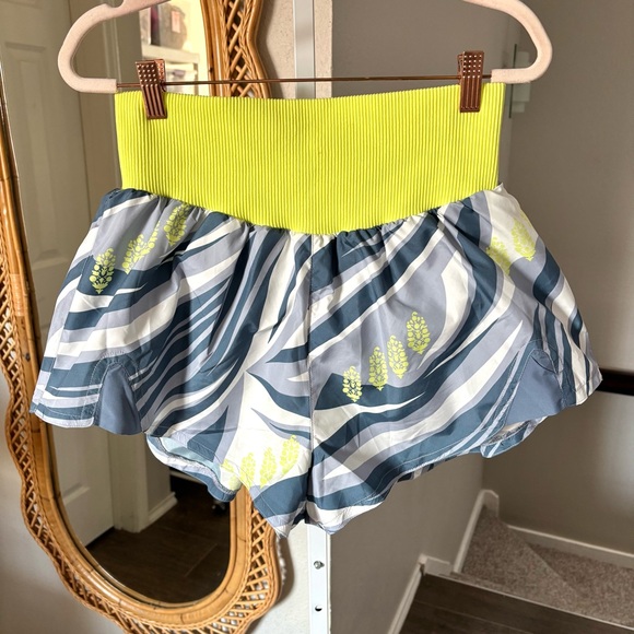 Free People / FP Movement Carpe Diem Print in Sporty Stripe - Picture 3 of 6